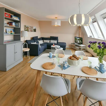 Haus Inselrose Apfelrose Juist